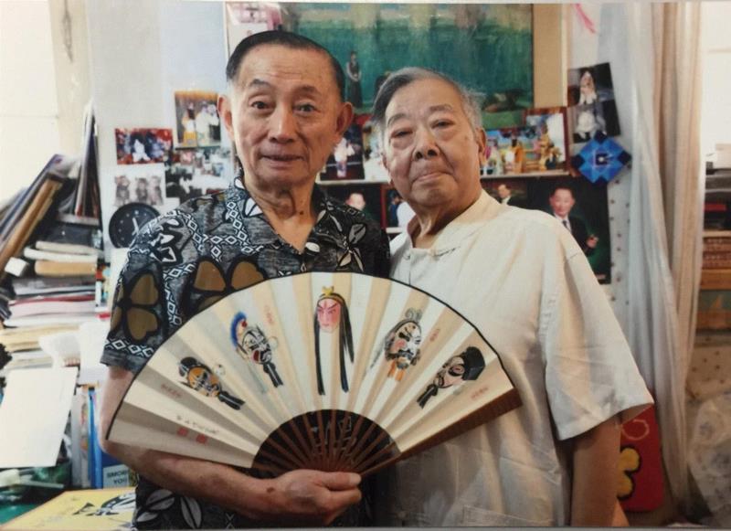 与京剧大师梅葆玖,人物丨傅学斌：小脸谱，大戏曲,脸谱,傅学斌,戏曲,人物,傅老,京剧,舞台,翁偶虹,火花,勾脸