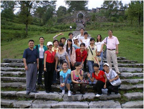 2006年王海英教授与许爱梅教授带学生赴连南瑶族自治县采风,舞呈“非遗”心，师承“南粤”情,非遗,师承,南粤,舞蹈,岭南,舞蹈系,华师,陈翘,华师大,粤舞