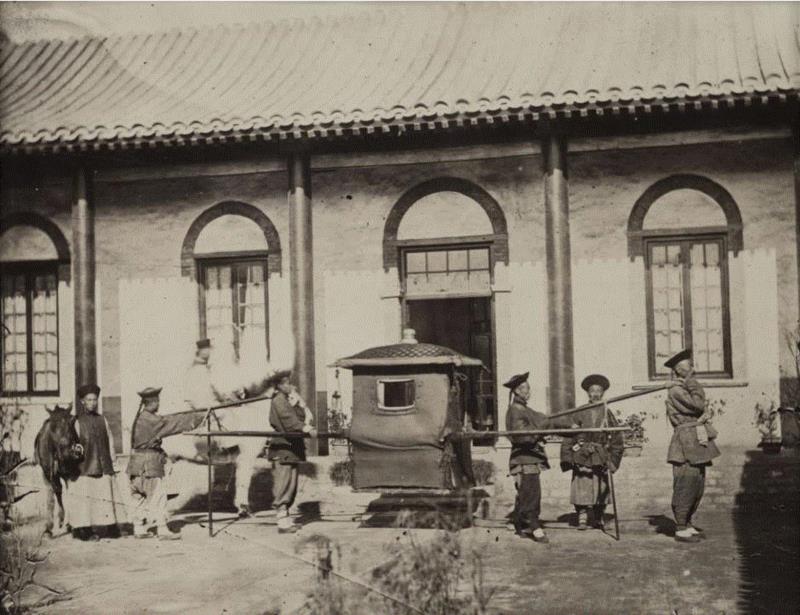 《官员一行》  托马斯·查尔德   19 世纪 70 年代,倒计时6天 | 探访19世纪中国千姿万