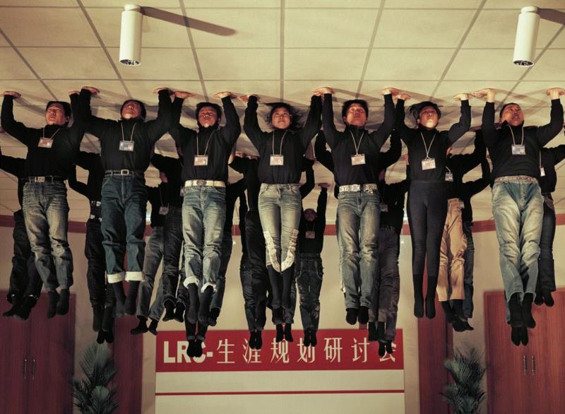 《集训营》，2007—2008，录像截屏,客厅FM | 周啸虎：艺术家是一个引擎,周啸虎,客厅,引擎,动画,集训营,录像,节目,地上,童真,说艺术