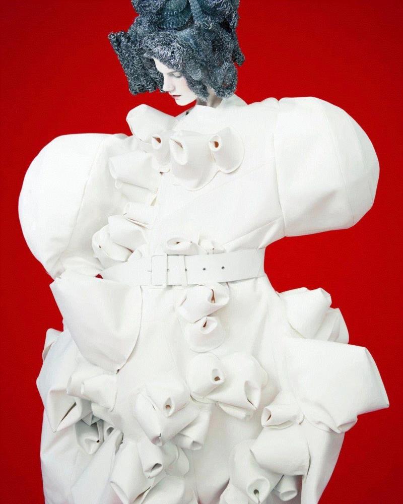 这位“好色”的摄影师，将时装拍出油画之美,油画,时装,摄影师,Eric,下一张照片,魔法师,售价,浪漫主义,Heck,ELLE