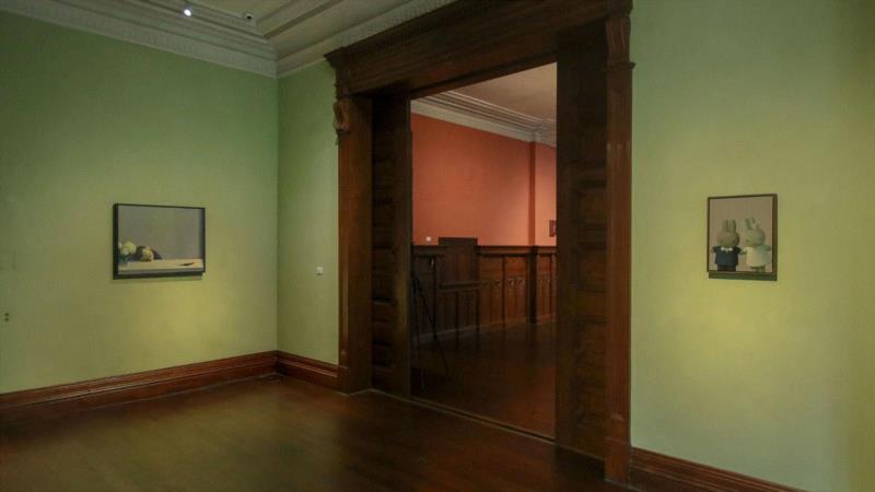 展览现场，《刘野：寓言叙事》，上海Prada荣宅，2018-2019,新闻 | 卓纳画廊宣布代理艺术家刘野,刘野,卓纳,丙烯,书本,蒙德里安,绘画,威尼斯双年展,香港,文学,包豪斯