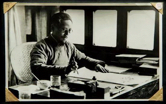 丰子恺一生虽然作画几千幅(算上重复的有上万幅),但画“护生画集”,犹怀着一颗虔诚之心。,《护生画集》丰子恺花了45年只为师恩盟约,丰子恺,护生画集,师恩,盟约,弘一法师,恩师,护生,老人,普明,禅师