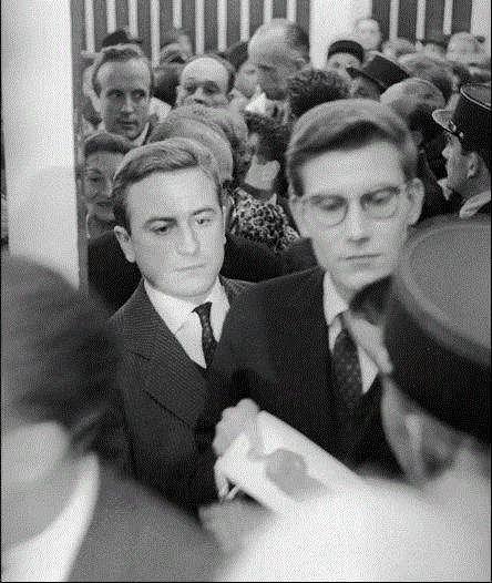 他是法国的象征，也曾与Karl Lagerfeld爱上同一个男人,法国,Lagerfeld,圣罗兰,迪奥,品牌,皮埃尔,时装,雅克,YSL,卡尔