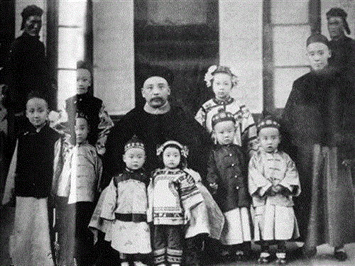 易中天的显赫家世令人惊叹:“富不过三代”的真正原因是什么?,易中天,家世,富不过三代,子孙,曾国藩,袁世凯,周老爷,林则徐,范仲淹,家产