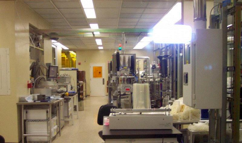 （实验楼内部）,斯坦福26岁中国博士自杀，原因让大家都很揪心....,博士,斯坦福,心理,博士生,留学生,斯坦福大学,斯坦福大学工程学院,死者,校方,媒体