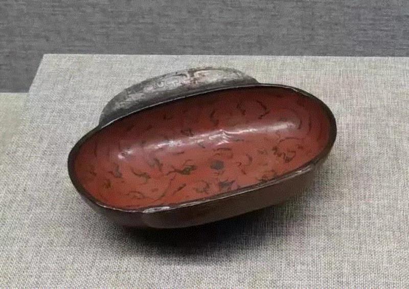 西汉铜耳彩绘龙纹耳杯 /&nbsp;扬州市文物考古研究所藏,文物修复到底怎么修？,文物,漆器,器物,画心,青铜器,书画,颜色,案例,全色,彩绘