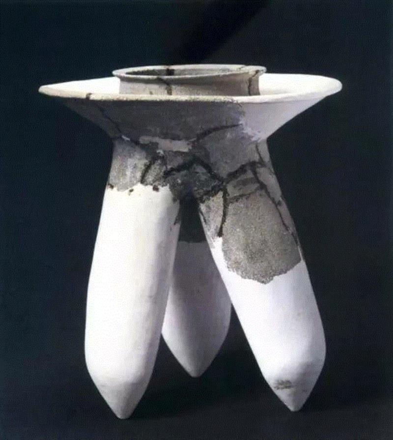 陶三足炊器 / 三星堆博物馆藏,文物修复到底怎么修？,文物,漆器,器物,画心,青铜器,书画,颜色,案例,全色,彩绘