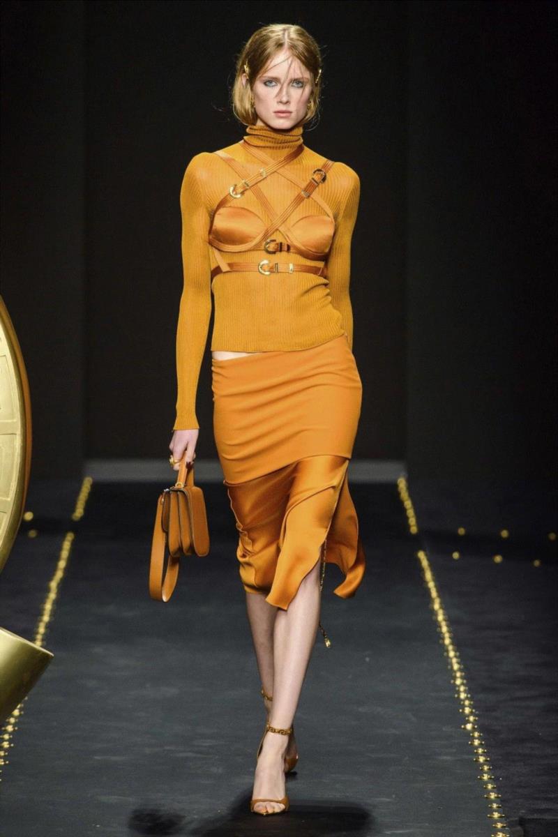 【IFA-时尚资讯】游走在不完美和完美的边缘,IFA,资讯,多纳泰拉,范思哲,perfection,多纳泰拉范思哲,音乐,衣服,服装,黑色