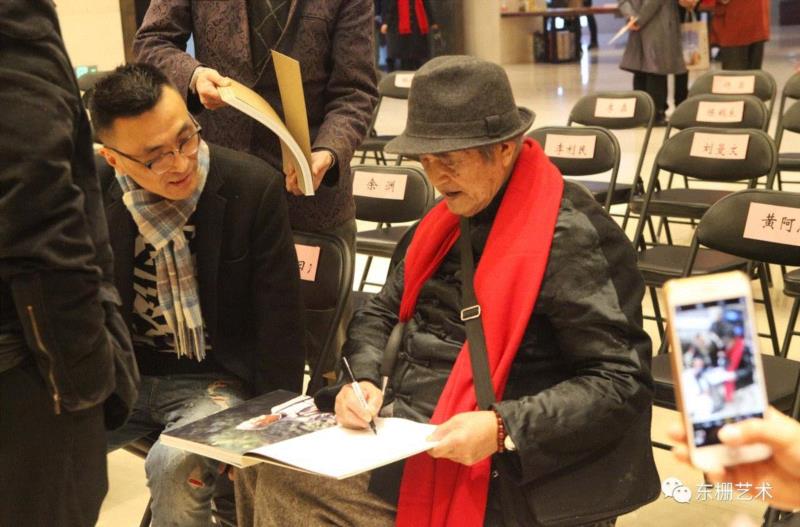 《风中行者：胡曰龙绘画艺术》首发签名,【东栅艺术论坛】遇见胡曰龙老师 (修订版),胡曰龙,东栅,修订版,胡老师,油画,画室,美院,水彩,教授,艺风