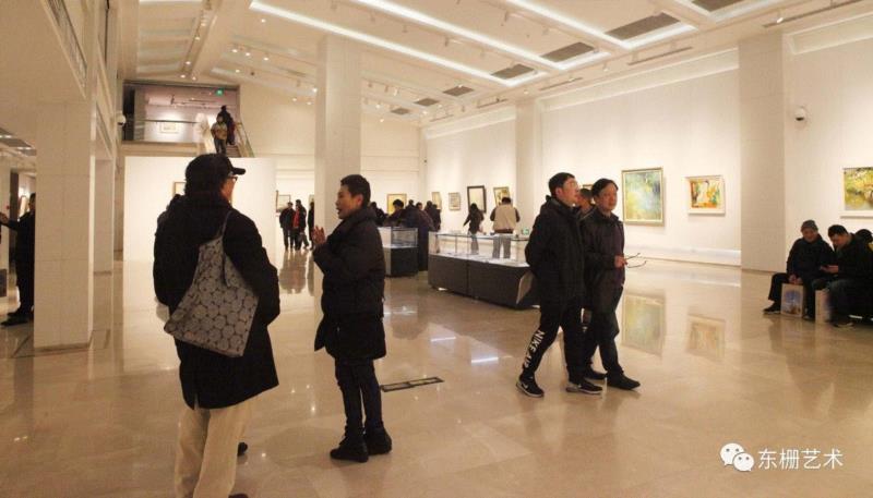 一层展厅现场,【东栅艺术论坛】遇见胡曰龙老师 (修订版),胡曰龙,东栅,修订版,胡老师,油画,画室,美院,水彩,教授,艺风