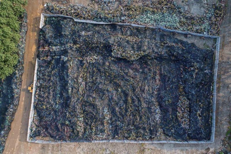 吴国勇，《武汉毛家巷二号》,入围艺术家揭晓｜2019年（第十一届）三影堂摄影奖,三影堂摄影奖,陈江屿,胡雅静,蒋斐然,雷安乔,李剑鸿,李林,李龙俊,刘珂,刘书彤