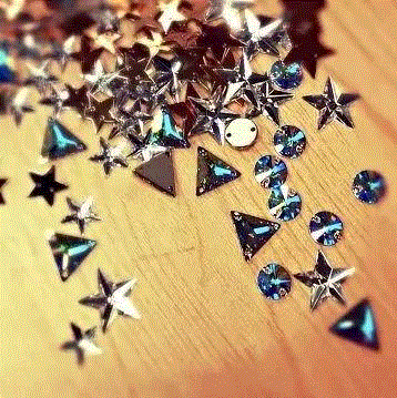 其实香奈儿并不适合我……,香奈儿,喇叭裤,时尚,女性,服饰,音乐剧,衣服,帽子,妈妈咪呀,高跟鞋