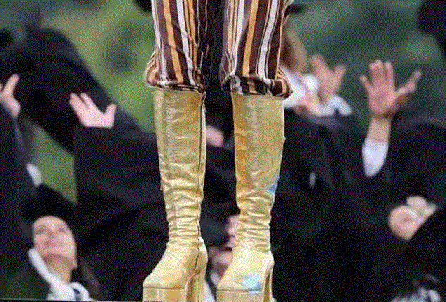 其实香奈儿并不适合我……,香奈儿,喇叭裤,时尚,女性,服饰,音乐剧,衣服,帽子,妈妈咪呀,高跟鞋