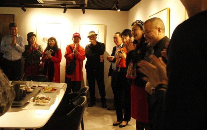 本色现场回顾 | 逐--陈湘波己亥生肖作品选,陈湘波,生肖,本色,关山月美术馆,开幕式,越众,本色空间,明信片,坐者,元宵