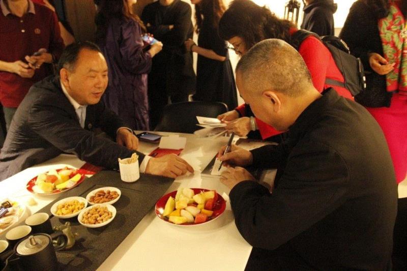 本色现场回顾 | 逐--陈湘波己亥生肖作品选,陈湘波,生肖,本色,关山月美术馆,开幕式,越众,本色空间,明信片,坐者,元宵