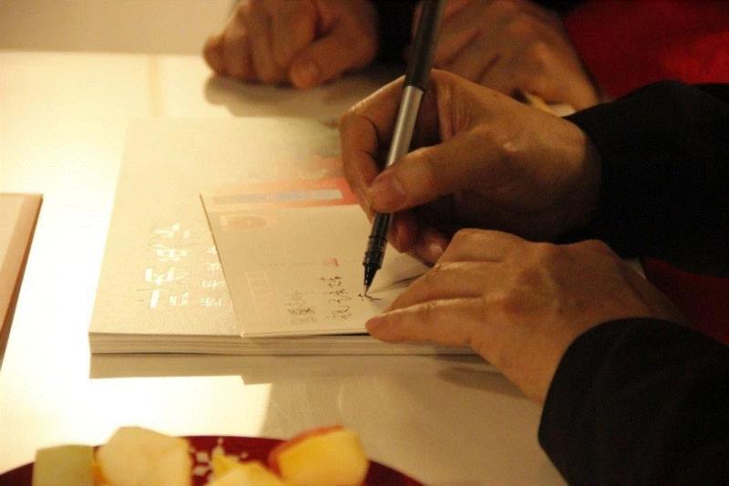 本色现场回顾 | 逐--陈湘波己亥生肖作品选,陈湘波,生肖,本色,关山月美术馆,开幕式,越众,本色空间,明信片,坐者,元宵