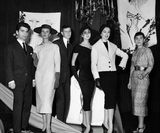 Karl Lagerfeld和Yves Saint Laurent,老佛爷的斜杠人生：同性恋/毒舌/设计巨擘/减肥作家/明星推手...,老佛爷,斜杠,同性恋,毒舌,巨擘,作家,推手,Chanel,时尚,Lagerfeld