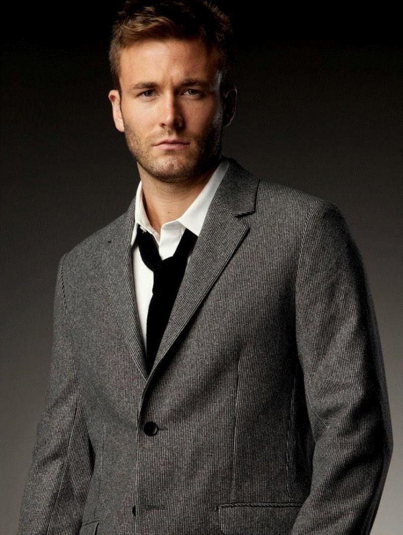 老佛爷的斜杠人生：同性恋/毒舌/设计巨擘/减肥作家/明星推手...,老佛爷,斜杠,同性恋,毒舌,巨擘,作家,推手,Chanel,时尚,Lagerfeld