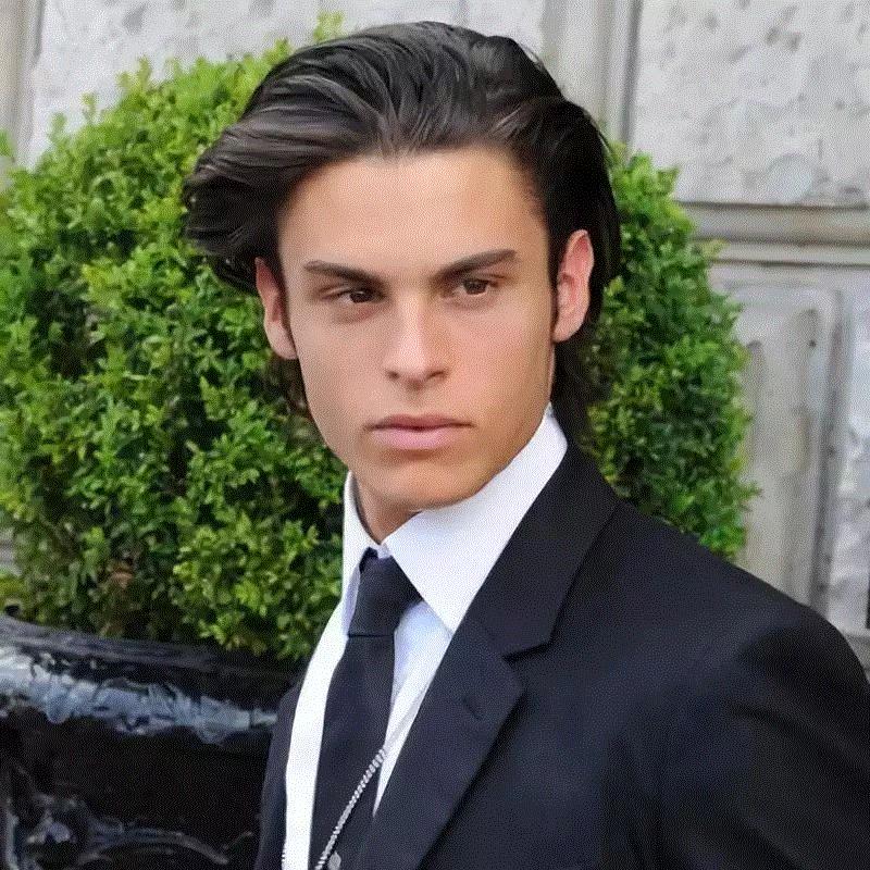 老佛爷的斜杠人生：同性恋/毒舌/设计巨擘/减肥作家/明星推手...,老佛爷,斜杠,同性恋,毒舌,巨擘,作家,推手,Chanel,时尚,Lagerfeld