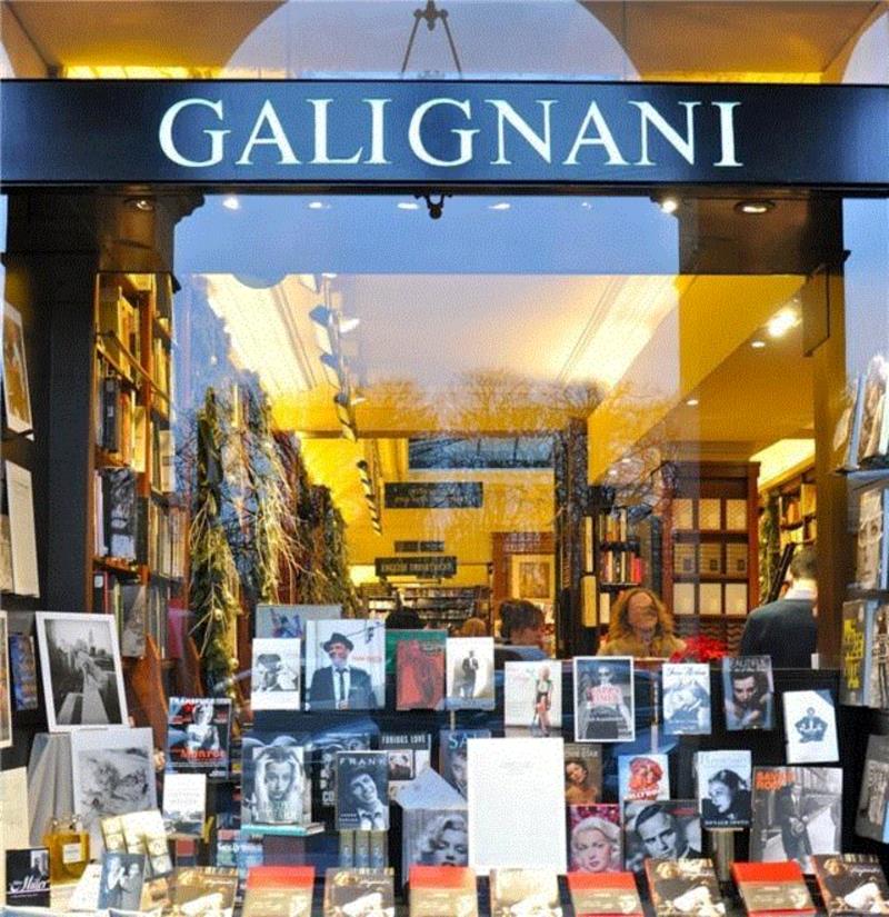 他爱书成痴,老佛爷的斜杠人生：同性恋/毒舌/设计巨擘/减肥作家/明星推手...,老佛爷,斜杠,同性恋,毒舌,巨擘,作家,推手,Chanel,时尚,Lagerfeld