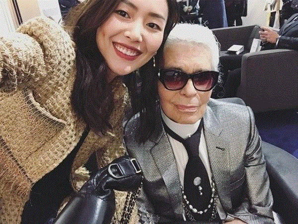 老佛爷和任何女明星合影,老佛爷的斜杠人生：同性恋/毒舌/设计巨擘/减肥作家/明星推手...,老佛爷,斜杠,同性恋,毒舌,巨擘,作家,推手,Chanel,时尚,Lagerfeld