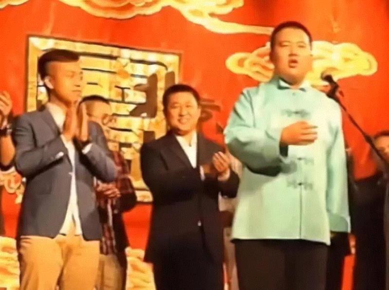 专辑 ▎“老佛爷”藏书30万，郭德纲家有图书馆：爱读书的人，有多可怕！,郭德纲,藏书,专辑,老佛爷,图书馆,董卿,郭麒麟,喻恩泰,书房,当初