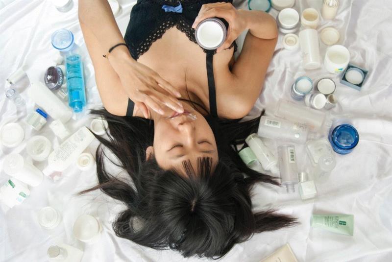 参展作品:Must be Beauty|2009|单频录像|single-channel video