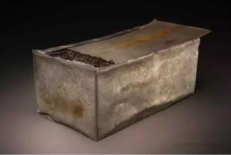 ▲清·莲心尖茶 故宫博物院藏,乾隆皇帝喝奶茶吗？,奶茶,乾隆皇帝,乾隆,皇帝,清宫,多穆壶,游牧民族,饮料,贵妃,泉水