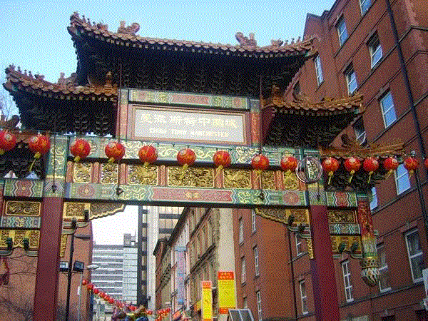 曼彻斯特“ 中国城 ”牌楼,《美术博览》丛书 | 中国牌楼走向世界(上篇),牌楼,美术博览,丛书,上篇,唐人街,加拿大,匾额,当地,华埠,建筑