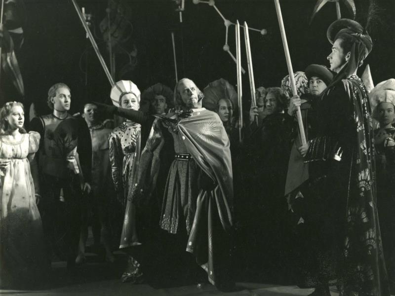 剧汇丨英国皇家莎士比亚剧院《罗密欧与朱丽叶》设计手稿集,莎士比亚,皇家,剧院,罗密欧与朱丽叶,英国,设计手稿集,男女,版本,手稿,悲剧