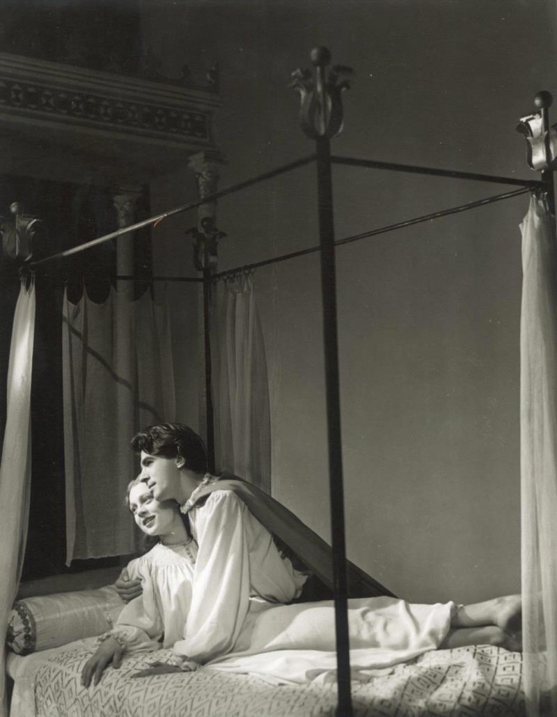 剧汇丨英国皇家莎士比亚剧院《罗密欧与朱丽叶》设计手稿集,莎士比亚,皇家,剧院,罗密欧与朱丽叶,英国,设计手稿集,男女,版本,手稿,悲剧