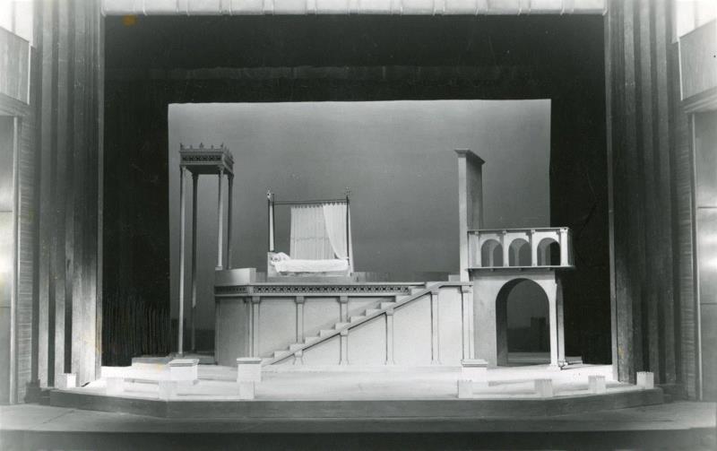 剧汇丨英国皇家莎士比亚剧院《罗密欧与朱丽叶》设计手稿集,莎士比亚,皇家,剧院,罗密欧与朱丽叶,英国,设计手稿集,男女,版本,手稿,悲剧