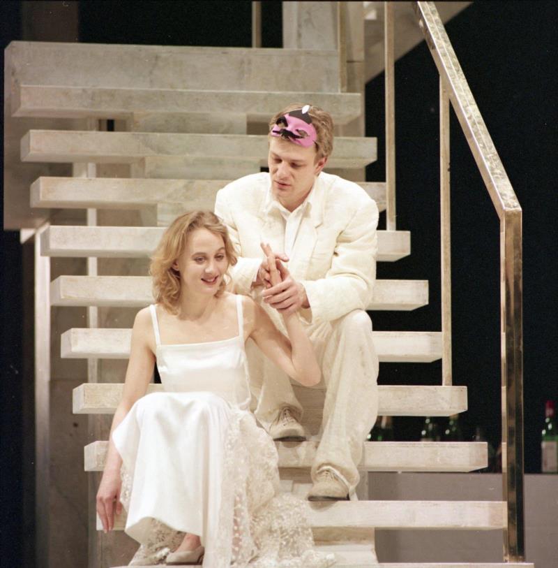 剧汇丨英国皇家莎士比亚剧院《罗密欧与朱丽叶》设计手稿集,莎士比亚,皇家,剧院,罗密欧与朱丽叶,英国,设计手稿集,男女,版本,手稿,悲剧