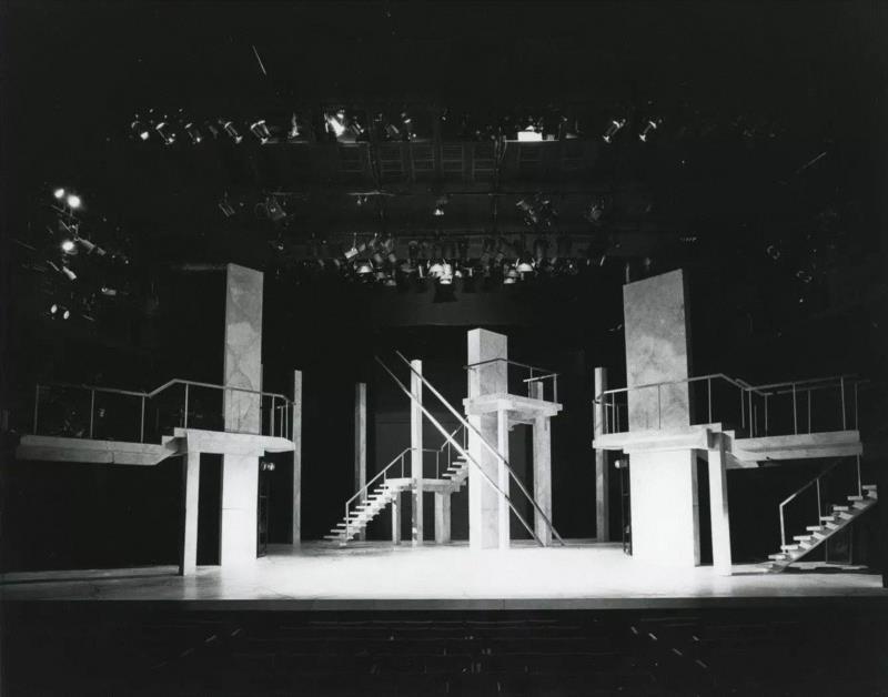 剧汇丨英国皇家莎士比亚剧院《罗密欧与朱丽叶》设计手稿集,莎士比亚,皇家,剧院,罗密欧与朱丽叶,英国,设计手稿集,男女,版本,手稿,悲剧