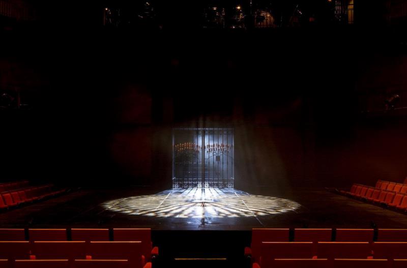 剧汇丨英国皇家莎士比亚剧院《罗密欧与朱丽叶》设计手稿集,莎士比亚,皇家,剧院,罗密欧与朱丽叶,英国,设计手稿集,男女,版本,手稿,悲剧