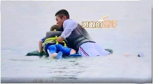 Papi酱言论引争议:“自私”的人生有多爽?,Papi酱,言论,伴侣,儿子,妈妈,女儿,前面,爸爸,papi酱,朱雨辰