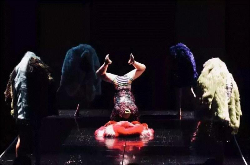 此剧无声胜有声|绿叶剧团2019巡演开启,剧团,绿叶,此剧,戏剧节,香港,肢体,戏剧,狂人,黄俊达,导演