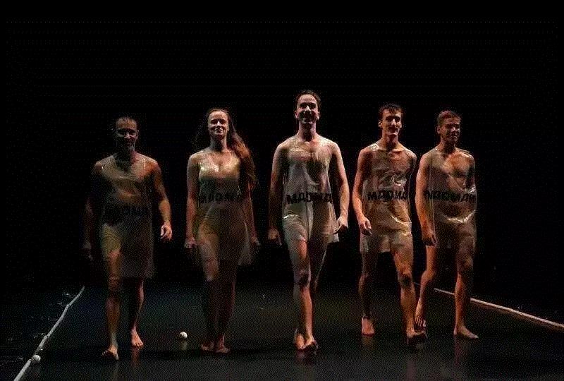 此剧无声胜有声|绿叶剧团2019巡演开启,剧团,绿叶,此剧,戏剧节,香港,肢体,戏剧,狂人,黄俊达,导演