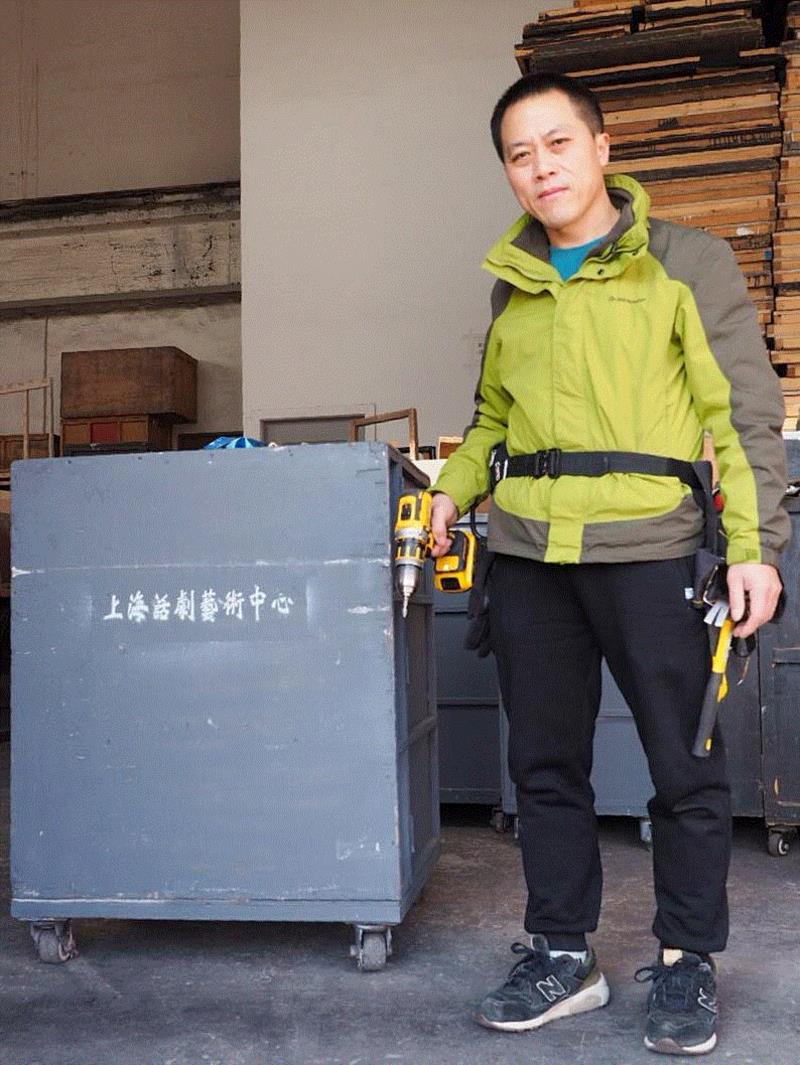 心思缜密的舞美技术设计,舞美,心思,徐哥,舞台,工具箱,话剧,箱子,抽屉,工具,上海话剧艺术中心