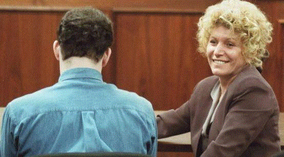 豆瓣8.6,还原美国著名枪杀父母重案,18颗子弹的背后却另有真相,背后,重案,豆瓣,兄弟俩,父亲,埃里克,莱斯利,莱尔,秩序,梅内德斯