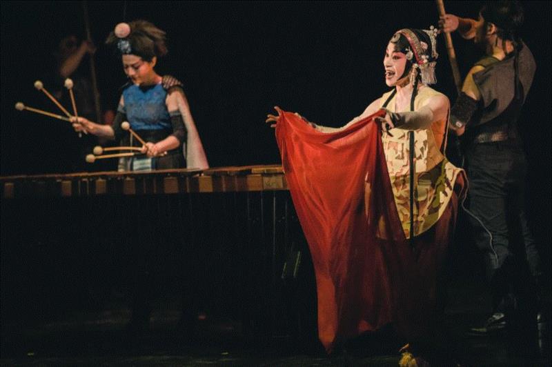 其实木兰也是个宝藏女孩,木兰,宝藏,女孩,京剧,打击乐,朱宗庆打击乐团,舞台,时空,广州大剧院,李小平