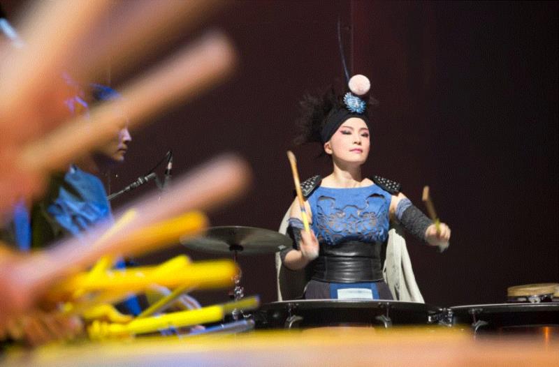 其实木兰也是个宝藏女孩,木兰,宝藏,女孩,京剧,打击乐,朱宗庆打击乐团,舞台,时空,广州大剧院,李小平