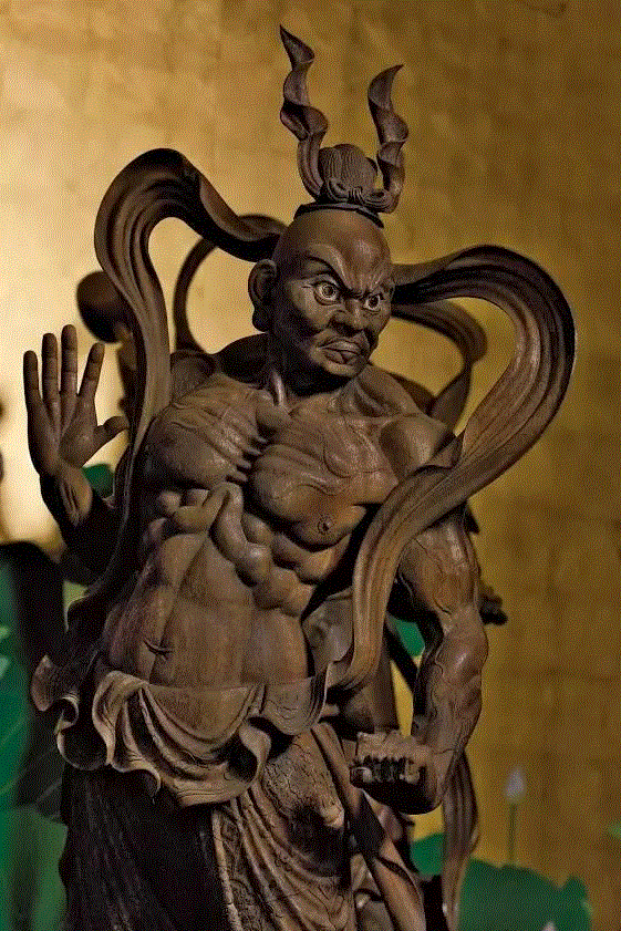 赏析丨大气磅礴，雕刻之美！,雕刻,卫荣,巨匠,上方,右上