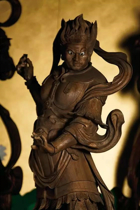 赏析丨大气磅礴，雕刻之美！,雕刻,卫荣,巨匠,上方,右上