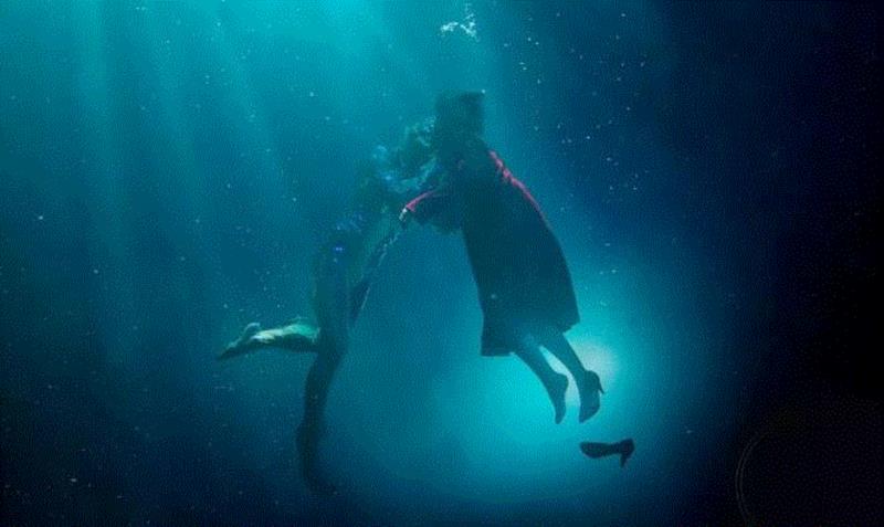 《水形物语》中哑女和人鱼的水下之吻,这部重口味奇幻片,看得我浑身发毛!,奇幻片,浑身,口味,蒂娜,沃尔,异类,边境,吸血鬼,男子,人鱼