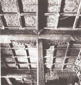 北京碧云寺后殿通雀替,图自梁思成、刘致平《建筑设计参考图集》,雀替识别指南,雀替,指南,牌楼,云墩,建筑,梁思成,古建筑,示意图,牌坊,两侧