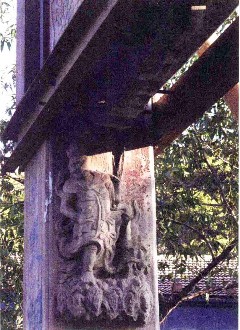 被雕成力士形状的云墩,头上顶着一个雀替,雀替识别指南,雀替,指南,牌楼,云墩,建筑,梁思成,古建筑,示意图,牌坊,两侧