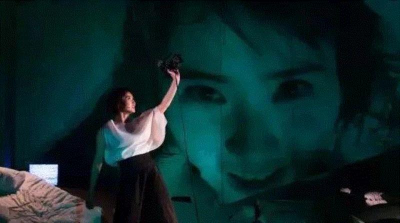 它让痴情的女人凭着那份执着过完一生,爱情也同样遵循万有引力吗?,爱情,万有引力,作用力,物体,蜂巢剧场,引力,来信,吸引力,万物,定律