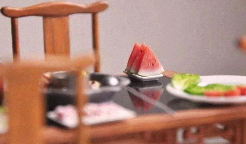 微缩丨95后中国妹子把老成都变成“小儿国”,惊艳米兰!,成都,微缩丨,95后,妹子,小儿国,米兰,子倩,模型,游乐场,副食店